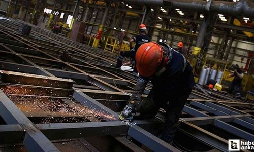 Hükümet 600 bin kamu işçisine zam teklifini saat 14.00'te açıklayacak