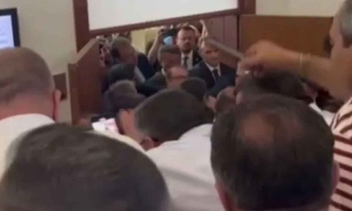TBMM komisyonunda arbede çıktı: Milletvekilleri birbirine girdi!