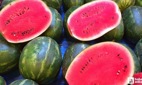 Sulu ve tatlı karpuz seçmek için sadece bu kritere dikkat edin!