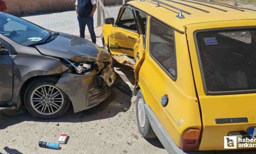 Çorum'da iki otomobil çarpıştı, 3 kişi yaralandı!