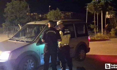 Beypazarı'nda jandarma ekiplerinden araç denetimi