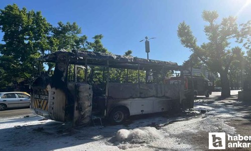 Çankaya'da yanan minibüs kullanılamaz hale geldi