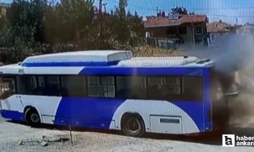 Pursaklar'da belediye otobüsü çıkan yangınla kullanılamaz hale geldi