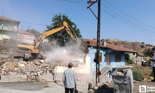 Altındağ Belediyesi metruk yapıları yıkmaya devam ediyor