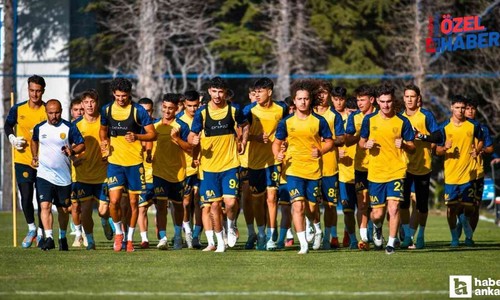 Ankaragücü 16 genç futbolcuyu profesyonel yaptı