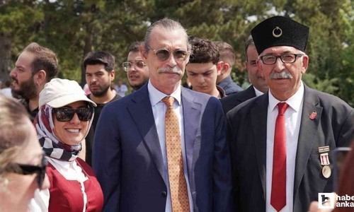 Erdal Beşikçioğlu Lozan Zaferi'nin Anıtkabir'deki anma törenine katıldı