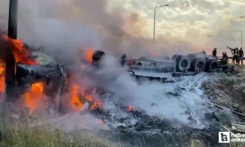 Aksaray-Ankara karayolunda trafik kazası: Devrilen tır alev aldı!