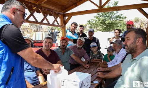 Etimesgut Belediyesi Veteriner İşleri Müdürlüğü ekipleri çiftçileri bilgilendirdi