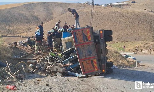 Beypazarı'nda devrilen kamyonda sürücü yaralandı