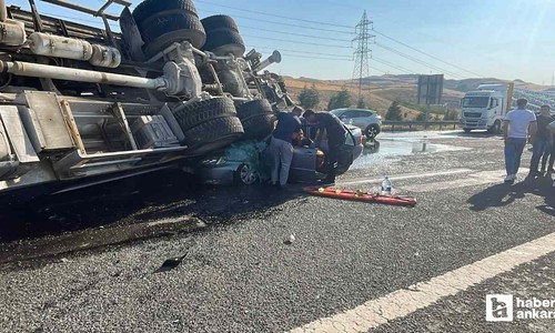 Etimesgut'ta iş mikseri otomobilin üstüne devrildi: 6 kişi yaralandı
