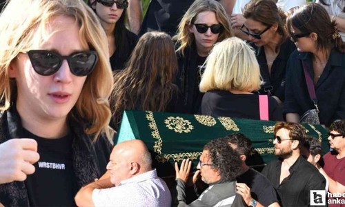 Baba acısı yaşayan Hayal Köseoğlu: 'Saatlerce scroll yapıp beynimi uyuşturuyorum'