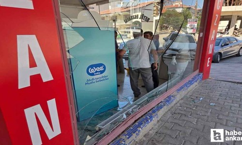 Elmadağ'da kontrolden çıkan otomobil eczaneye çarparak durabildi