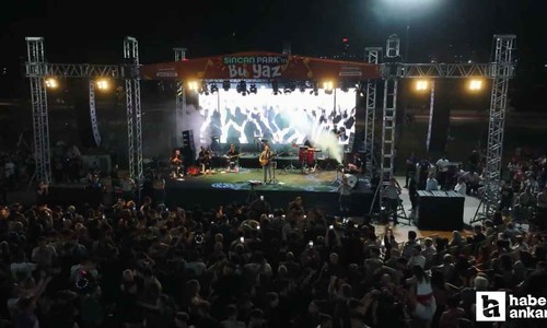Sincan Park'ta, Cevdet Arslan konseri izleyenleri coşturdu