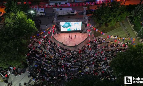 Keçiören Belediyesi'nin açık havada sinema etkinliği Kibar Feyzo ile sürüyor