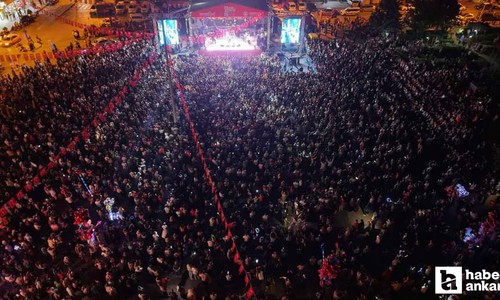 Türk Halk Müziği sanatçıları, Zafer Bayramı’na özel konserde Kırıkkale'de sahne aldı