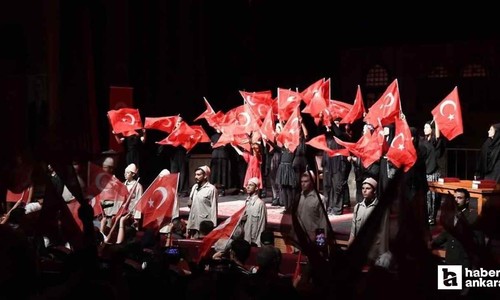 Pursaklar Belediyesi Zafer Bayramı'nı İstiklal oyunuyla kutladı