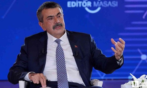 Bakan Tekin'den zorunlu eğitim süresi ve zorunlu bağış konusunda açıklama!