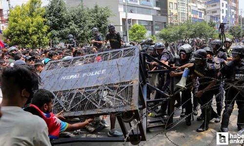Nepal'de hükümet karşıtı göstericilere polis ateş açtı: 14 kişi öldü