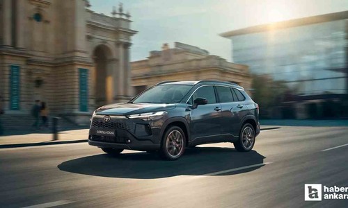 Hybrid motorlu Toyota Corolla Cross fiyat listesi değişti