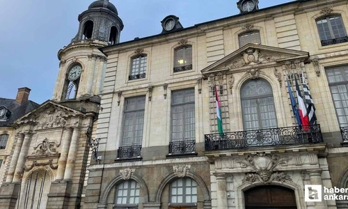 Fransa'da 86 belediyeye Filistin bayrağı asıldı