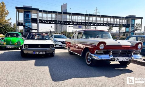 Ankara'da klasik otomobil tutkunlarından özel etkinlik