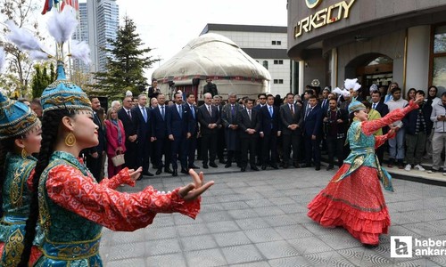 Ankara'ya kardeşliğin simgesi Kazak Yurt Çadırı hediye edildi
