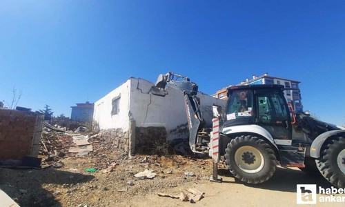 Altındağ Belediyesi metruk yapıların yıkımlarını sürdürüyor