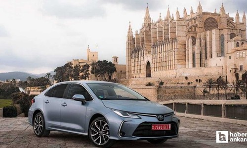 250 Bin TL indirimli Toyota Corolla Hybrid ayakları yerden kesiyor