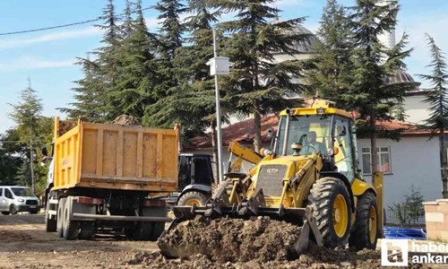 Kahramankazan Belediyesi ekipleri yol ve çevre düzenlemelerine devam ediyor