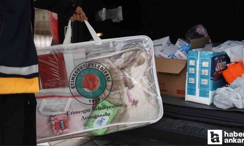Etimesgut Belediyesi ekipleri, evde bakım hizmeti alan vatandaşları ziyaret ediyor