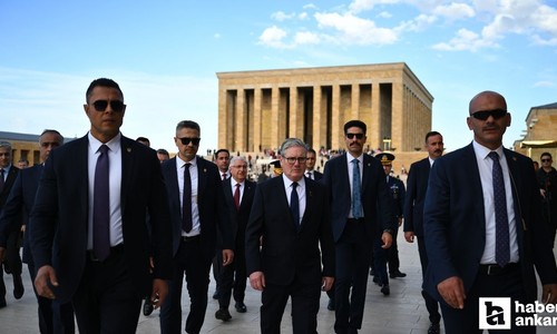 İngiltere Başbakanı Keir Starmer, Anıtkabir'i ziyaret etti