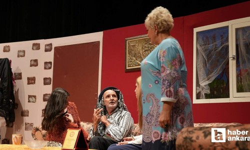 Keçiören Belediyesi'nin 'Babam Geri Döndü' oyunu yoğun ilgi gördü