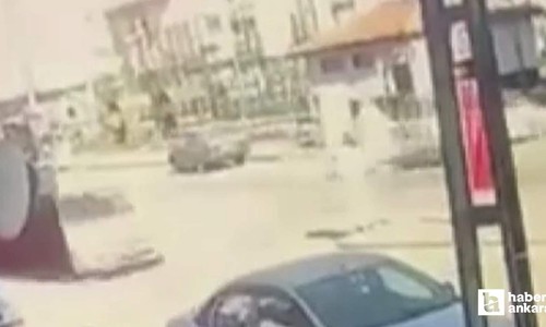 Sincan'da motosiklet ile otomobilin çarpıştığı kaza kameraya yansıdı