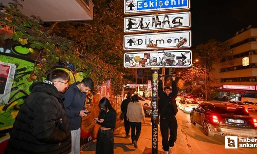Ankara'da Kızılay tabelasına ilgi artarak devam ediyor