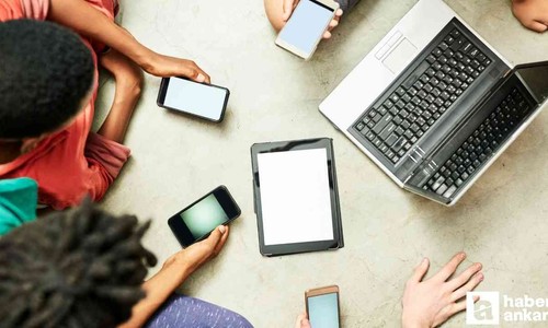 Danimarka'da çocuklar için sosyal medya kullanımına sınır getiriliyor