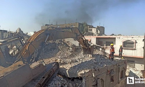 Gazze'de enkaz altındaki Filistinlilerin cenazeleri için çalışma başlatıldı