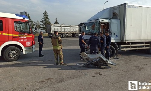 Kahramankazan'da iki tırın çarpıştığı kazada 1 kişi yaralandı