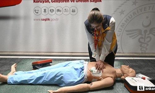 Başkent Ankara'da ani kalp durmalarına karşı 25 noktaya yerli şok cihazı yerleştirildi
