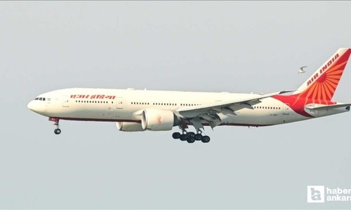 Hindistan'da uçuşlar iptal edildi, hükümet geri adım attı