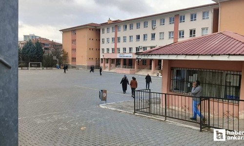 Sincan'da kız öğrencilere müstehcen fotoğraf gönderdiği iddia edilen öğretmen tutuklandı