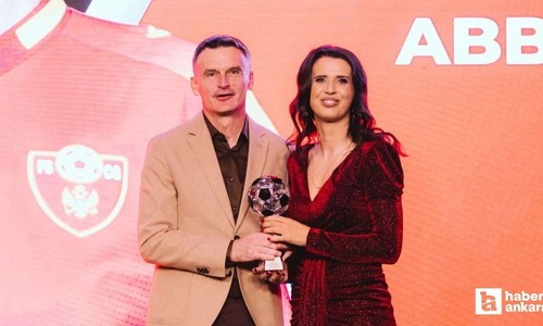 ABB FOMGET'ten Armisa Kuc ülkesi Karadağ'da yılın futbolcusu seçildi