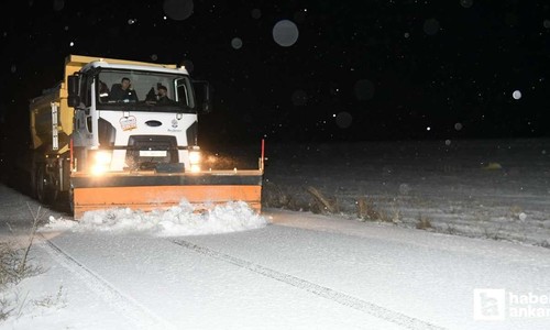 Beypazarı'nda köy yollarında kar mücadelesi devam ediyor