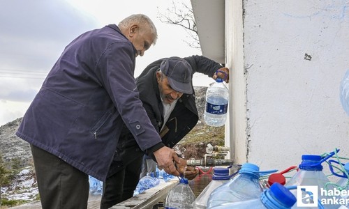 Sincan'da su kesintilerinden etkilenen vatandaşlar çeşmelere akın ediyor