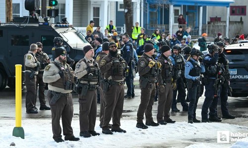 ABD'de ICE ajanları bir kadını silahla vurarak öldürdüler