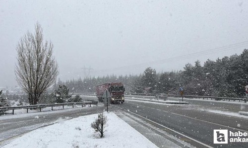 Afyonkarahisar-Ankara karayolunda kar yağışı etkili oldu
