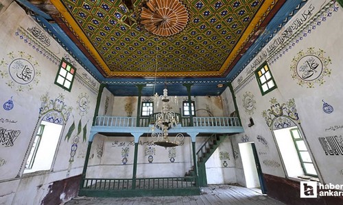Ankara'nın eski köy camilerinin süslemeleri görenleri hayran bırakıyor