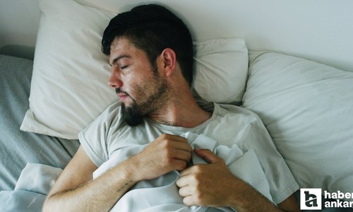 Gece terlemesinin altında bu 9 hastalıktan biri yatıyor olabilir