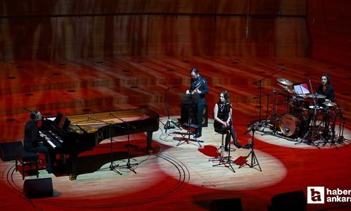 Dünyaca ünlü müzisyen Fahir Atakoğlu başkentte sahne aldı