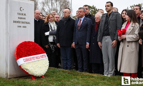 Özgür Özel, Baykal’ı vefatının 3’üncü yılında kabrinde andı!