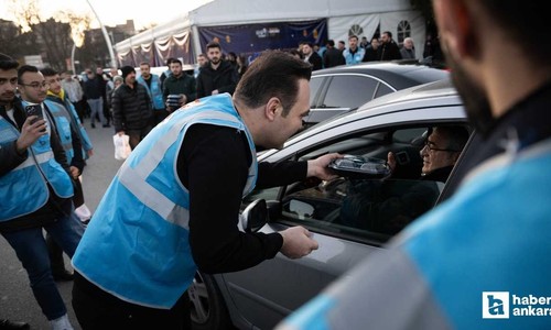 Çankaya'da iftara yetişemeyenlere ikramlık dağıttılar